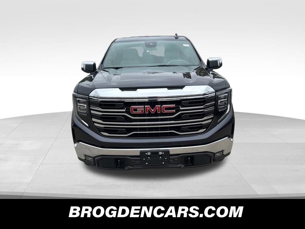 Used 2024 GMC Sierra 1500 SLT w/ SLT Premium Package AWD/4WD image 8