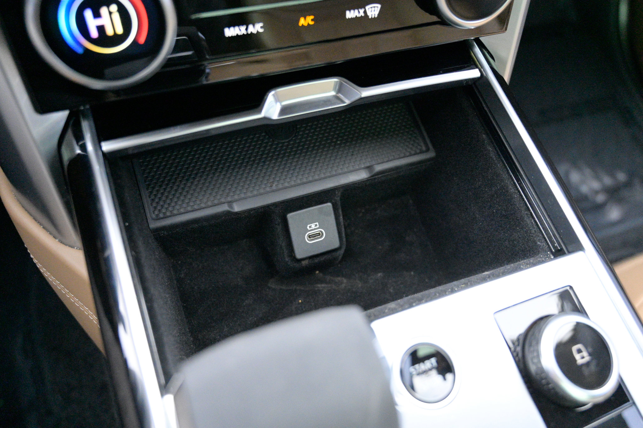 Used 2023 Land Rover Range Rover SE image 32