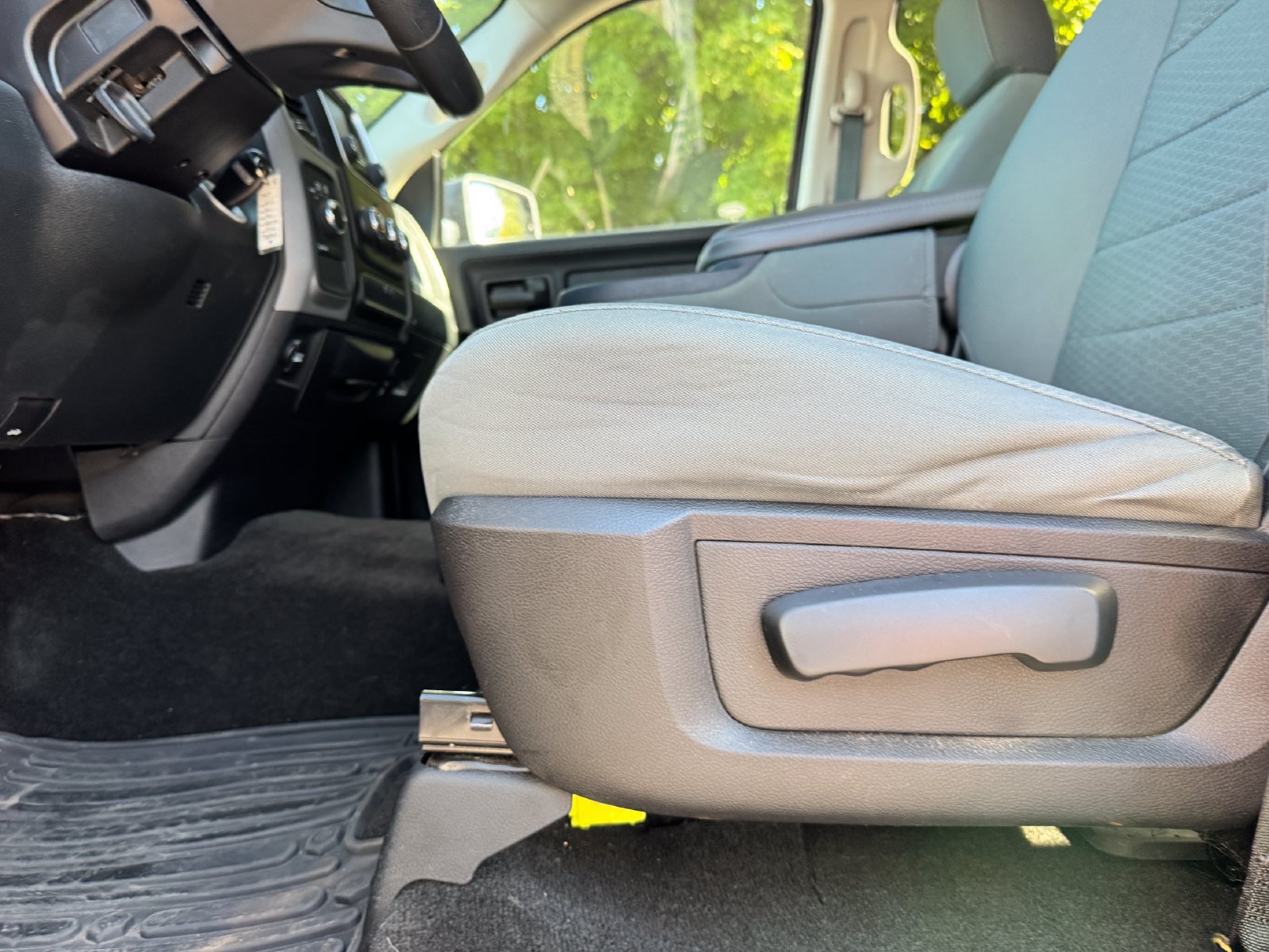 Used 2015 RAM 1500 Express AWD/4WD image 31