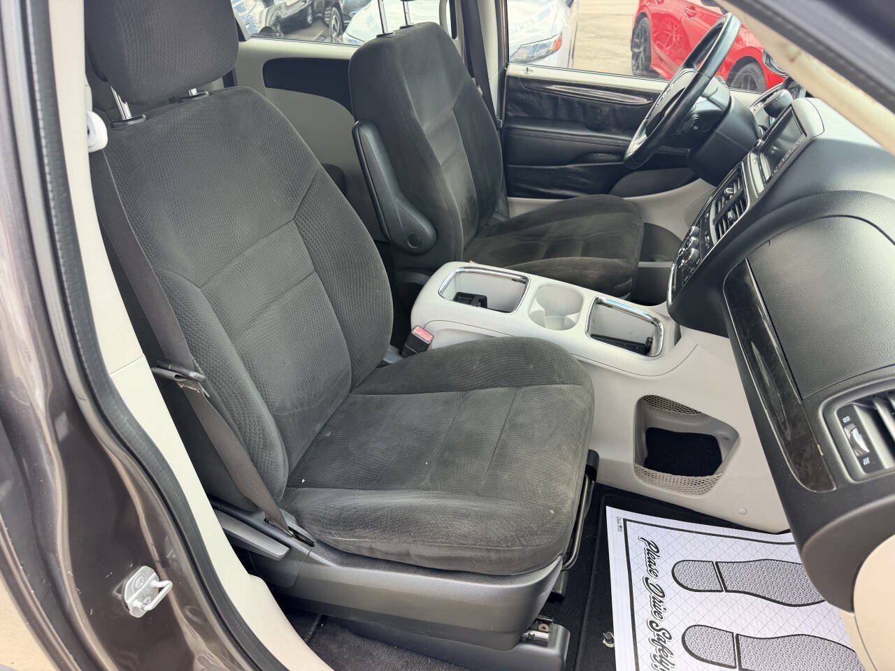 Used 2015 Dodge Grand Caravan SXT w/ UConnect Hands-Free Group FWD image 25
