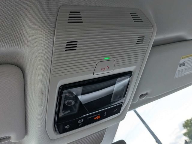 Used 2025 Volkswagen Tiguan SE FWD image 21