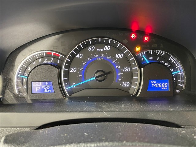 Used 2012 Toyota Camry L image 5