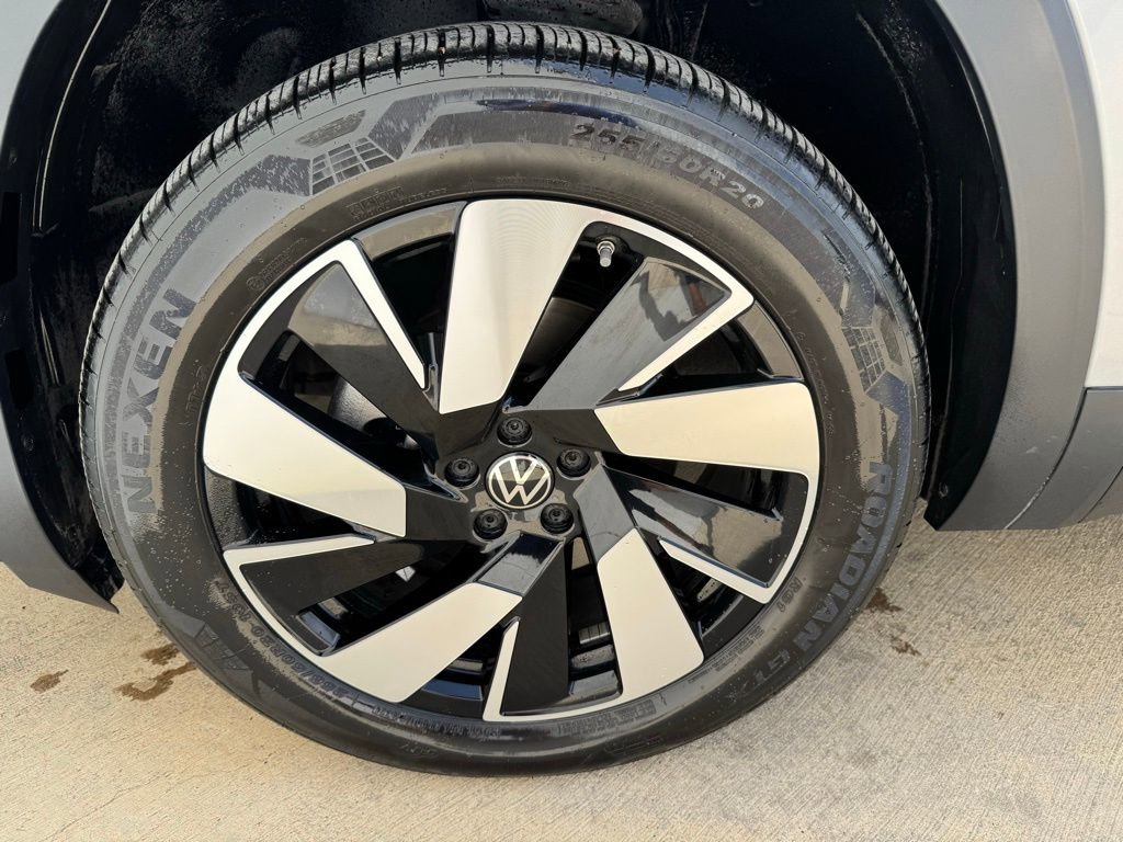 Used 2024 Volkswagen Atlas Cross Sport SE AWD/4WD image 10