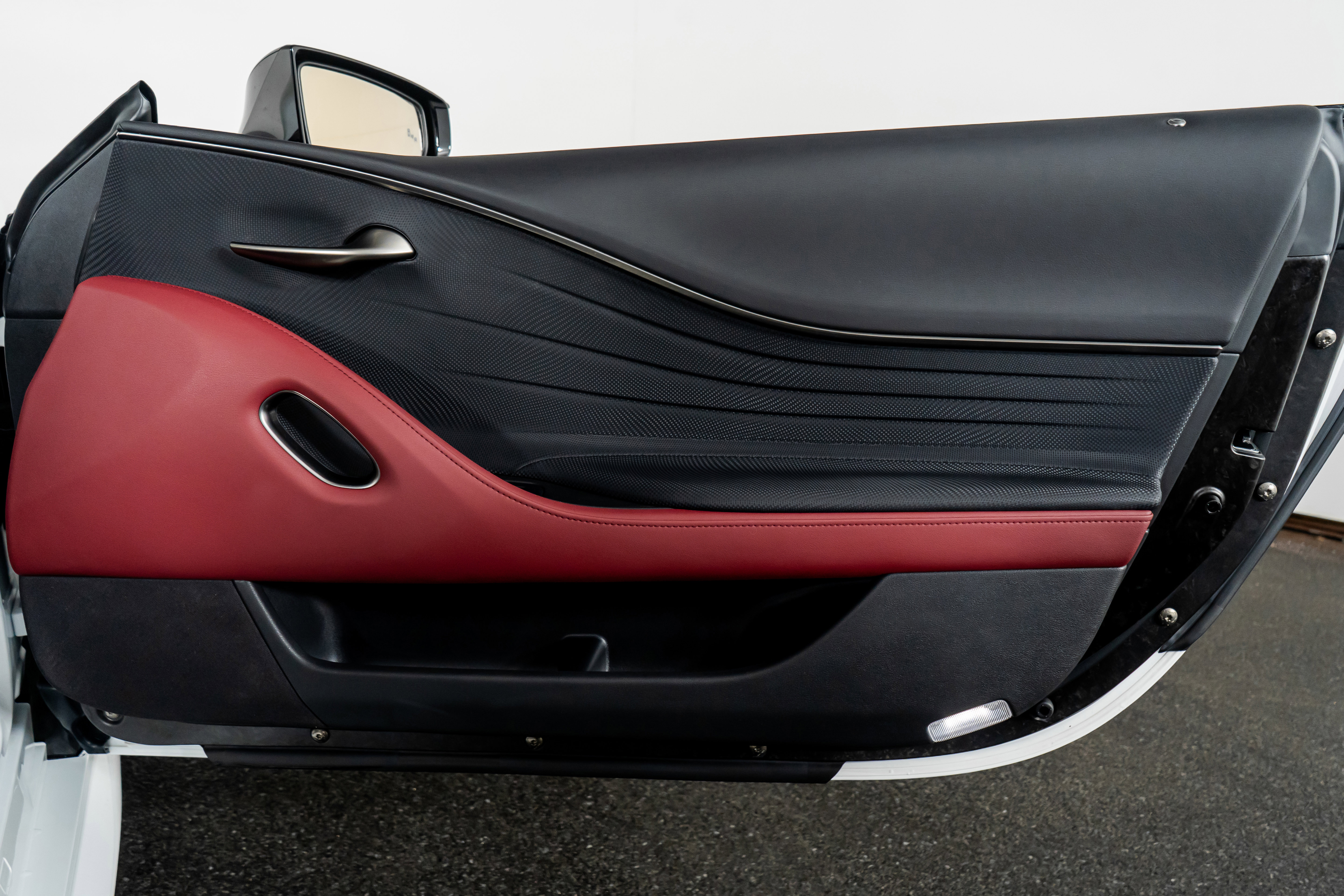 Used 2024 Lexus LC 500 Convertible image 51