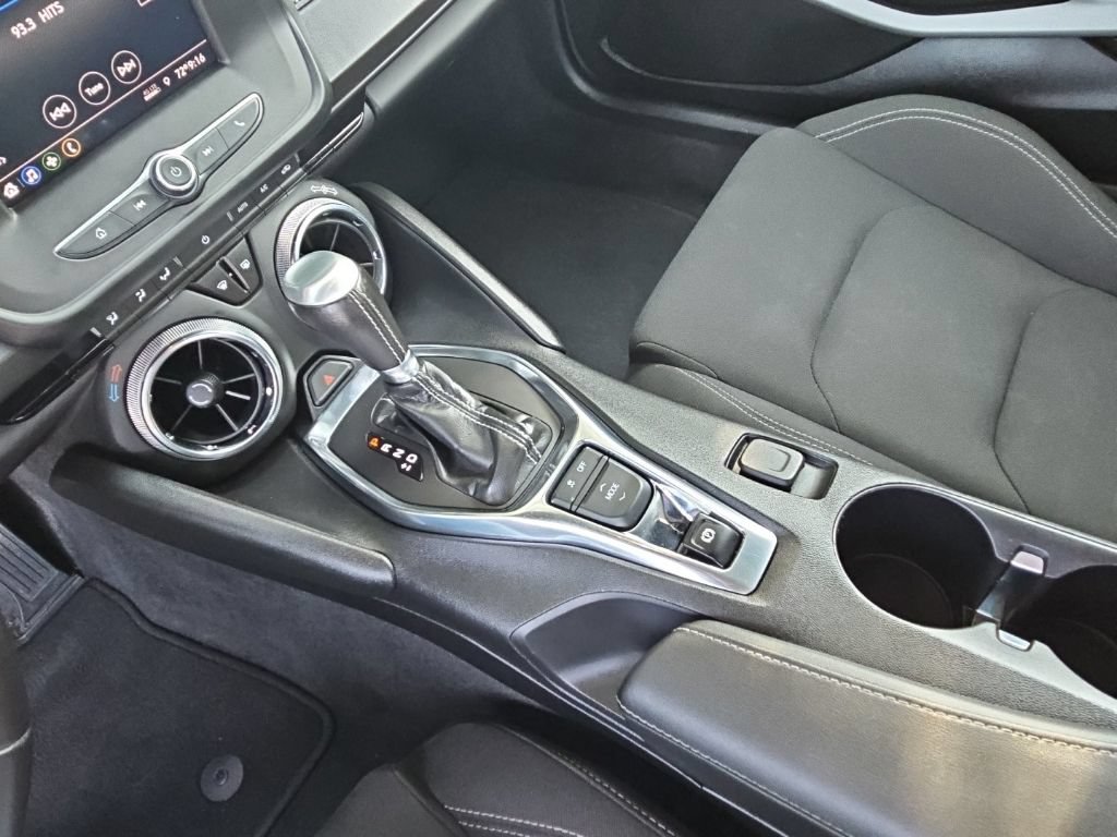 Used 2020 Chevrolet Camaro LT RWD image 17