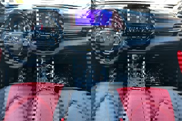 Certified 2025 Toyota Highlander XSE image 18