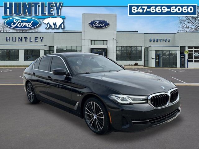 Used 2023 BMW 530e xDrive w/ Premium Package image 3