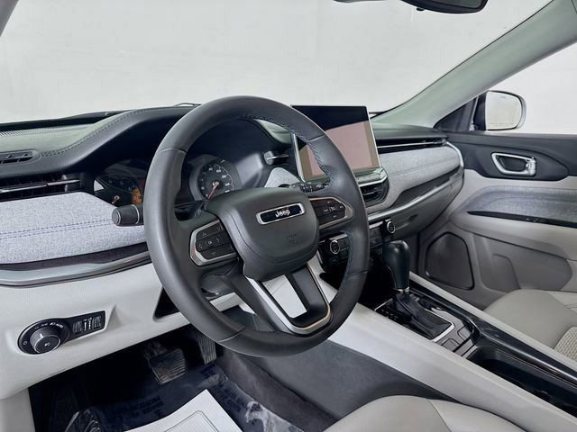 Used 2022 Jeep Compass Latitude image 9