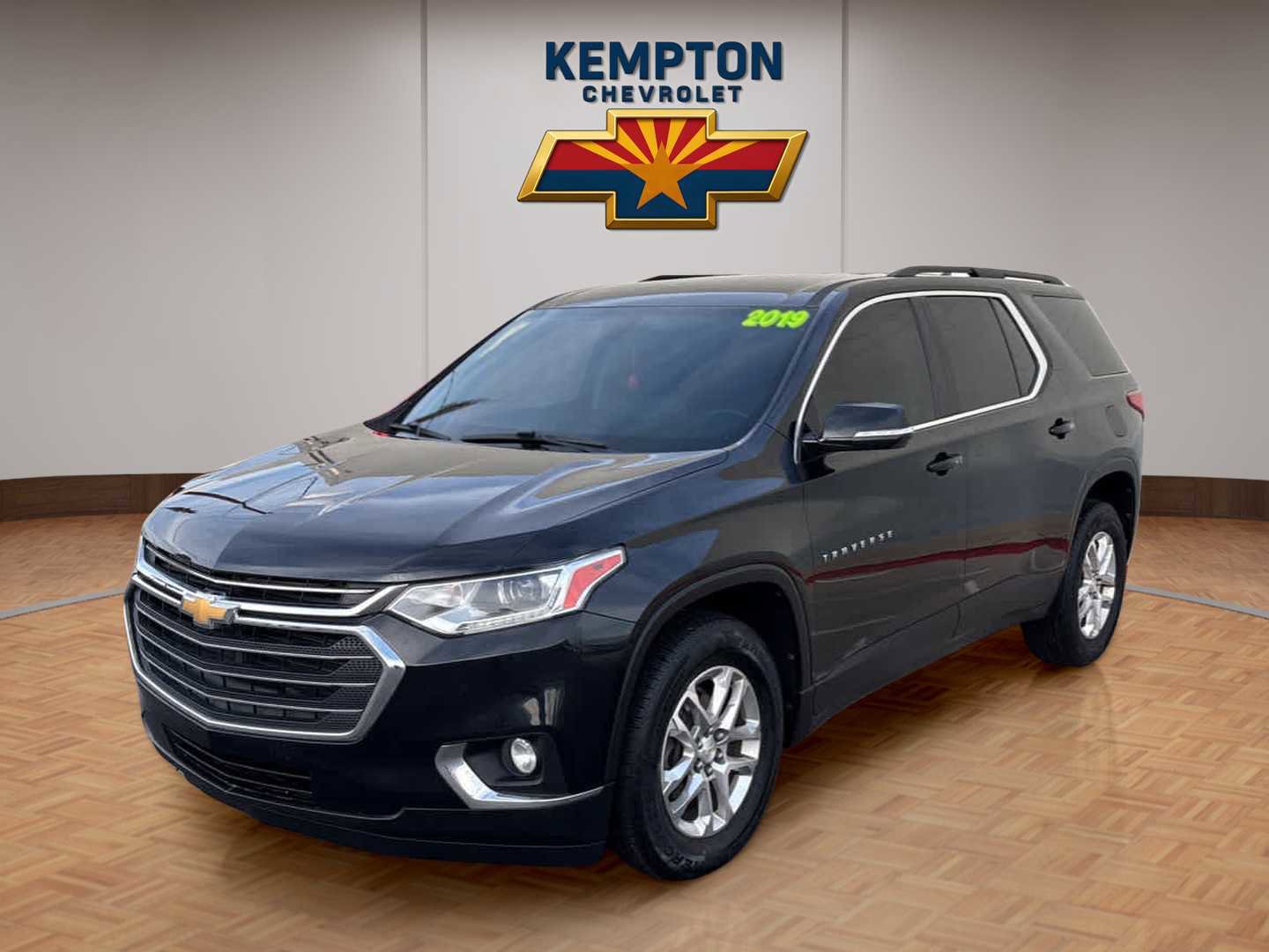 Used 2019 Chevrolet Traverse LT image 2