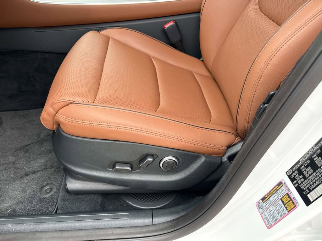 Used 2026 Genesis GV70 2.5T Advanced image 23