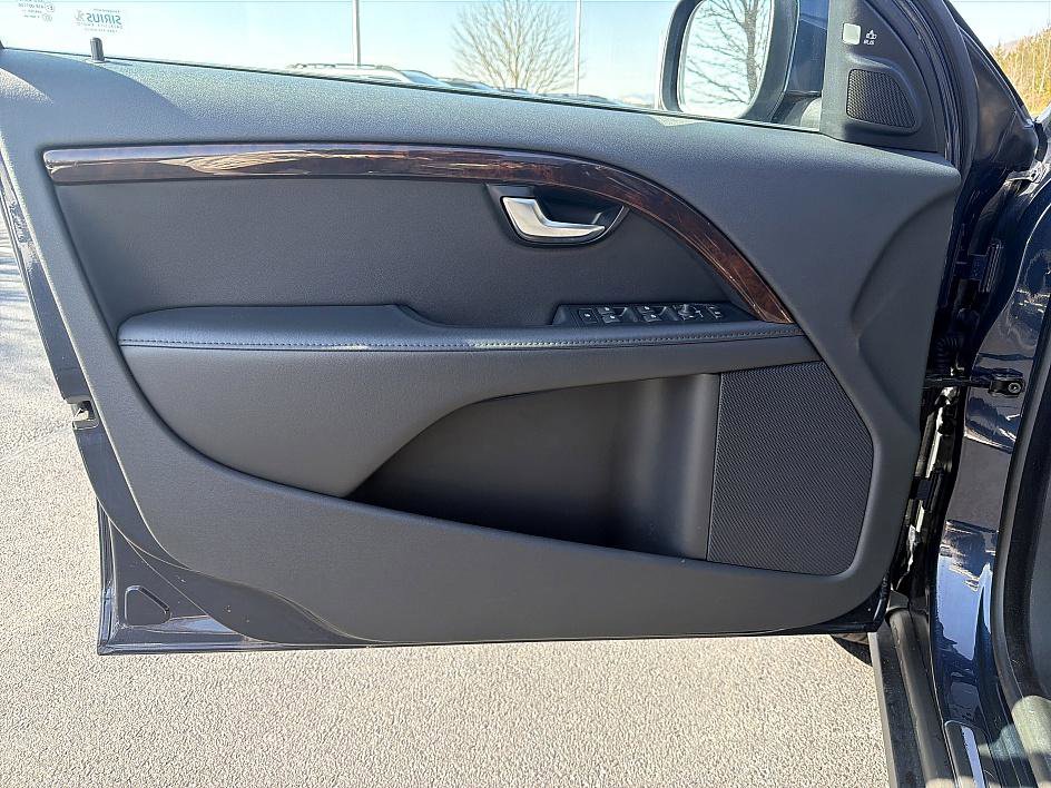 Used 2013 Volvo XC70 3.2 image 9