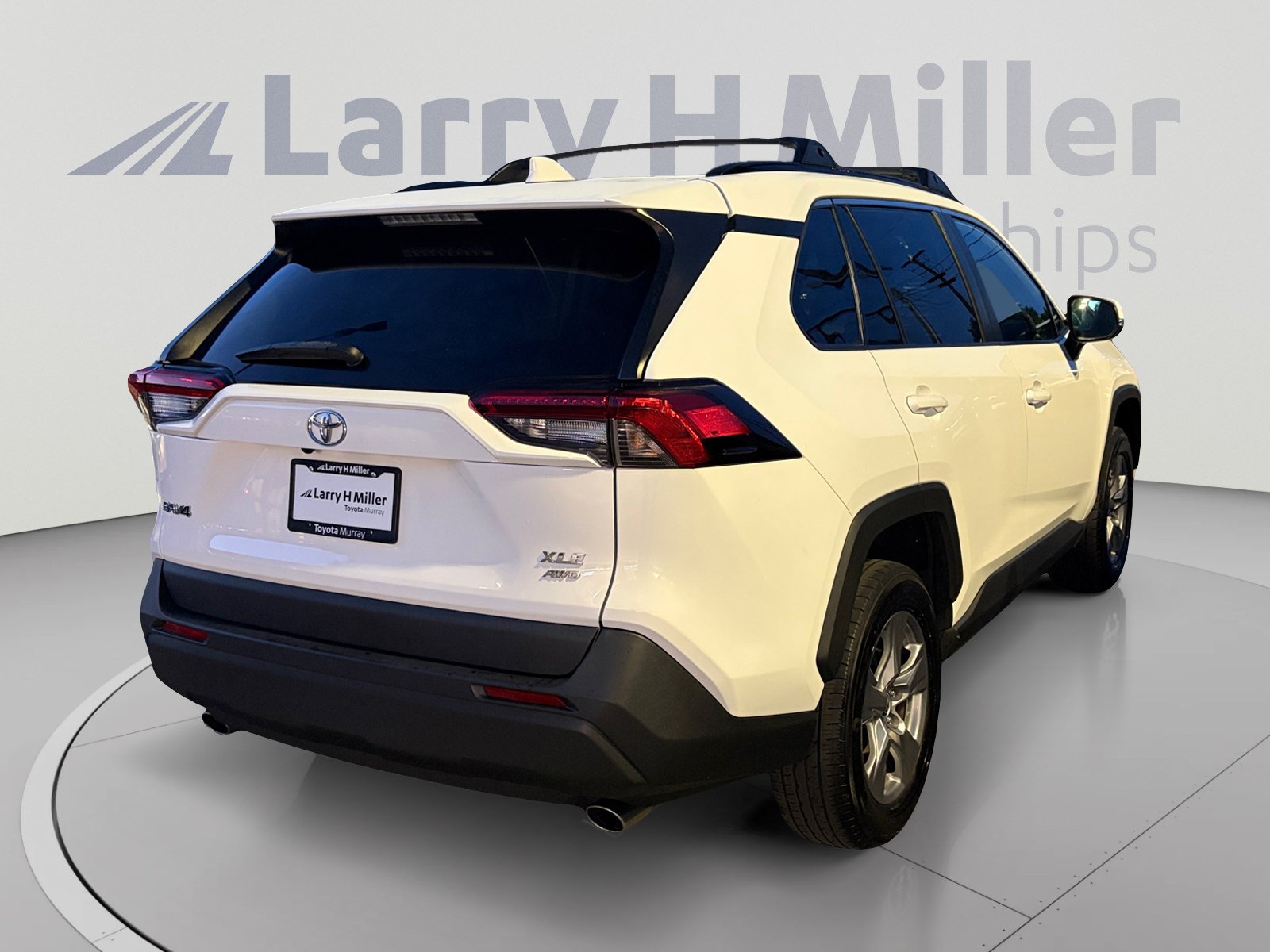 Used 2022 Toyota RAV4 XLE AWD/4WD image 5