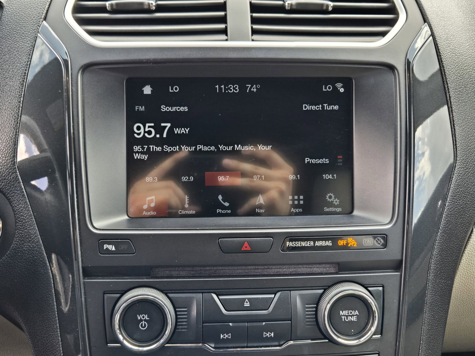 Used 2018 Ford Explorer XLT w/ Equipment Group 202A image 16