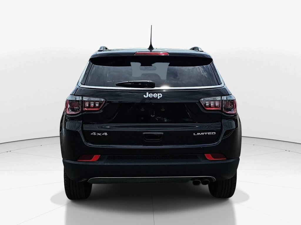 Used 2022 Jeep Compass Limited AWD/4WD image 7