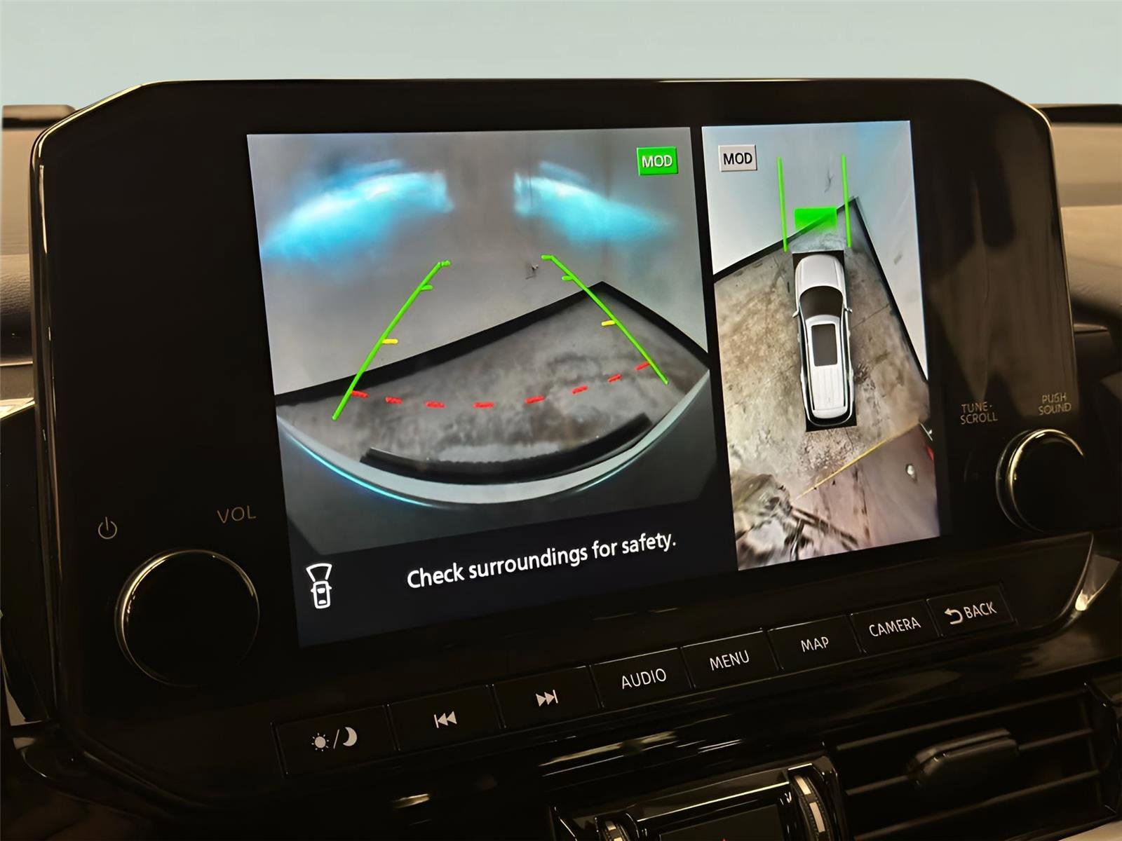 Used 2024 Nissan Pathfinder Platinum w/ Cargo Package image 40