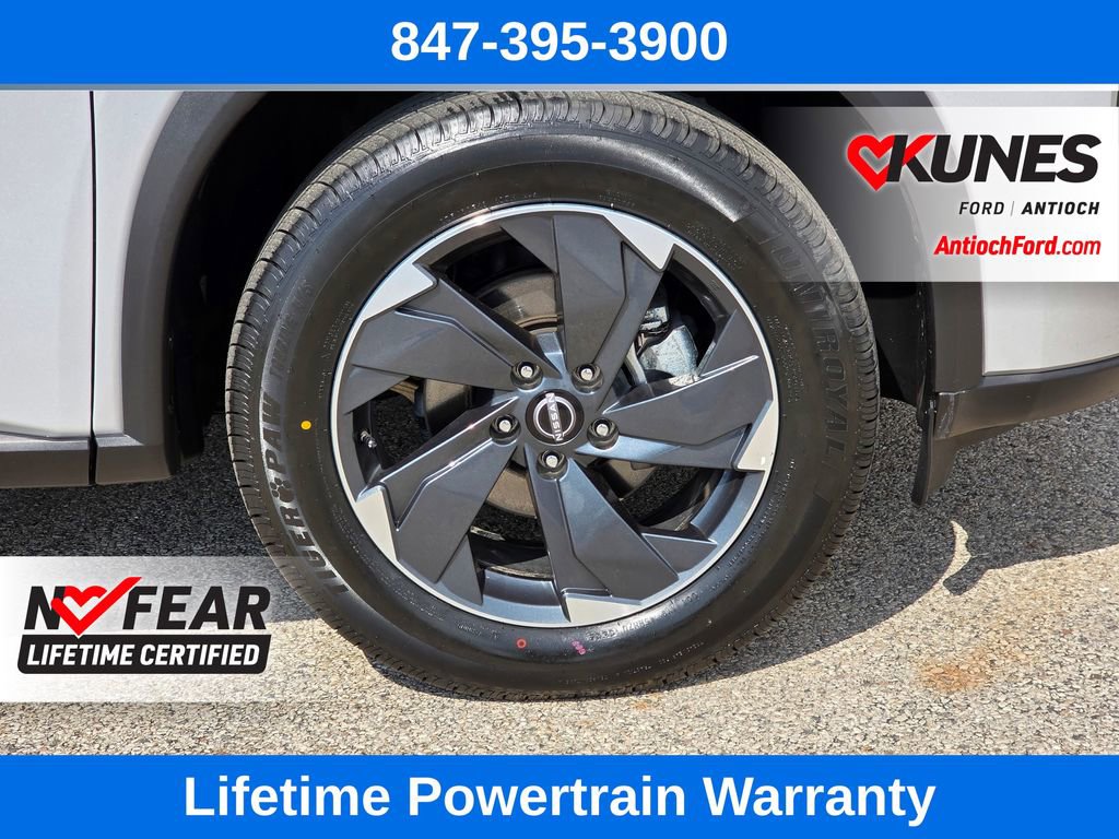 Used 2025 Nissan Rogue SV image 9