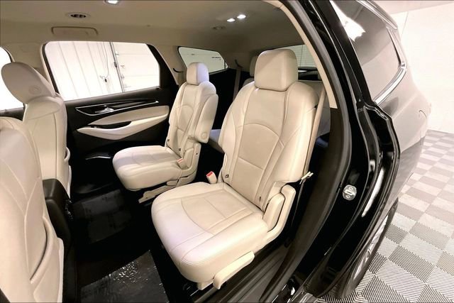Used 2023 Buick Enclave Essence image 21