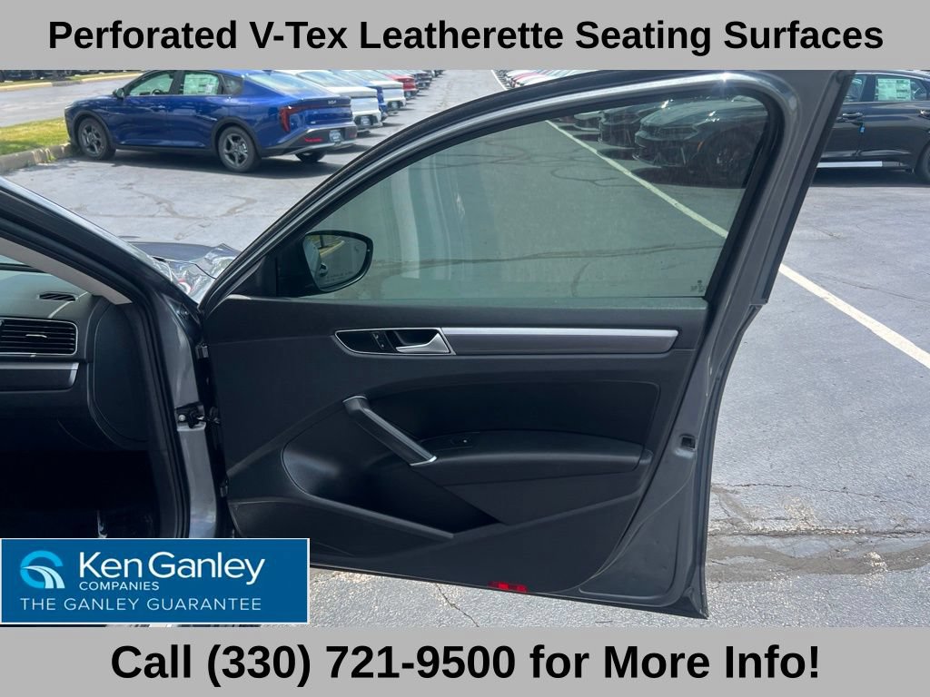 Used 2018 Volkswagen Passat 2.0T R-Line FWD image 52