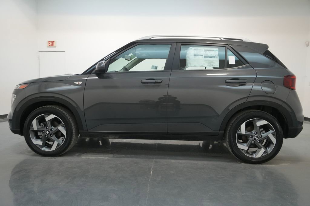 New 2024 Hyundai Venue SEL image 15