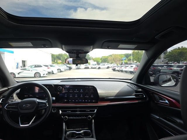 Used 2026 Chevrolet Traverse Z71 w/ LPO, Illumination Package AWD/4WD image 15
