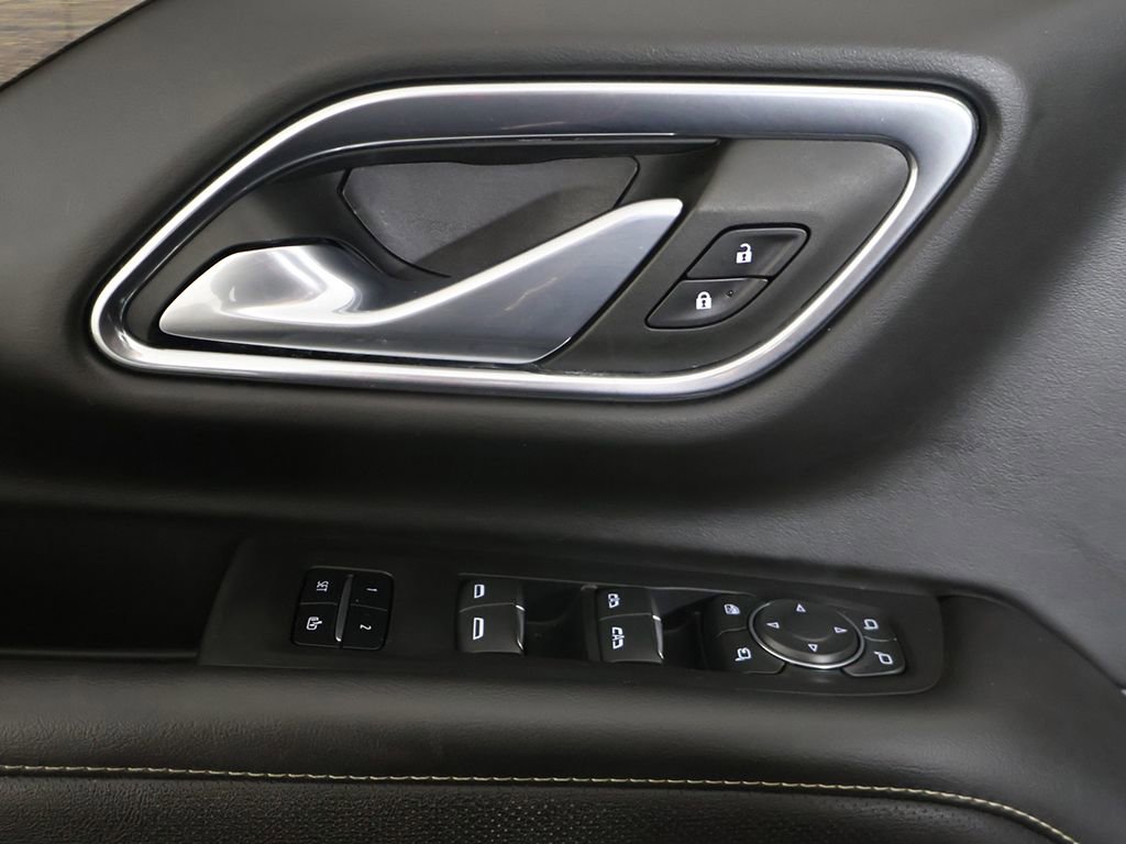 Used 2023 Chevrolet Suburban Premier AWD/4WD image 39