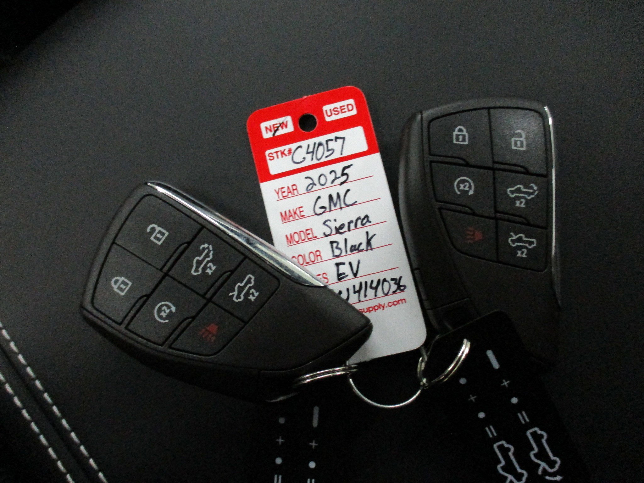 New 2025 GMC Sierra EV Denali image 32