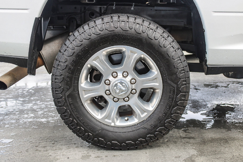 Used 2024 RAM 2500 Big Horn AWD/4WD image 12