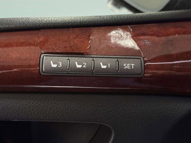 Used 2011 Lexus LX 570 4WD image 19