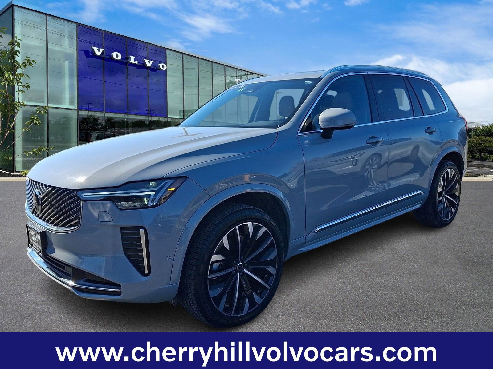 Certified 2025 Volvo XC90 B5 Plus image 3