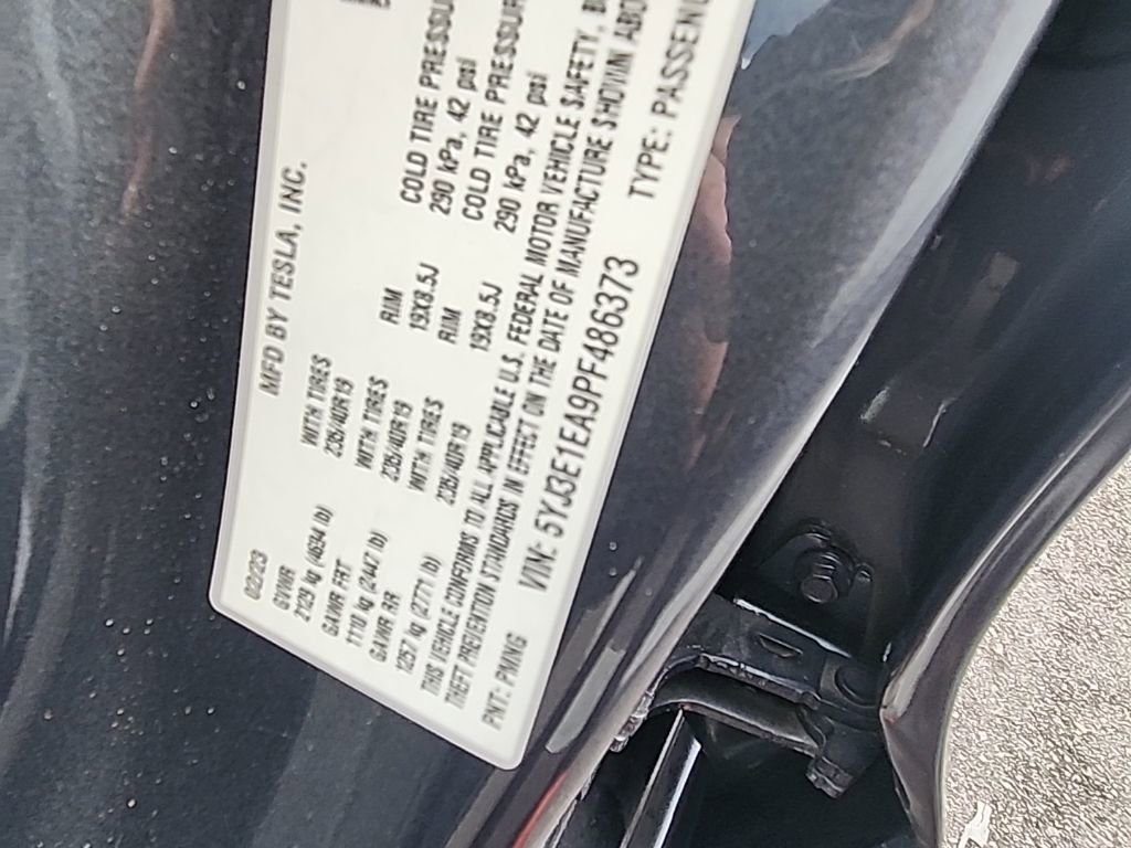 Used 2023 Tesla Model 3 Standard Range image 8