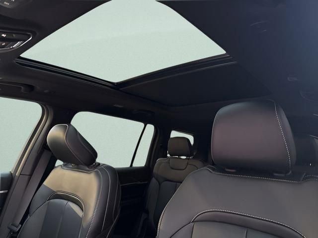 New 2025 Jeep Grand Cherokee L Limited w/ Luxury Tech Group II image 24