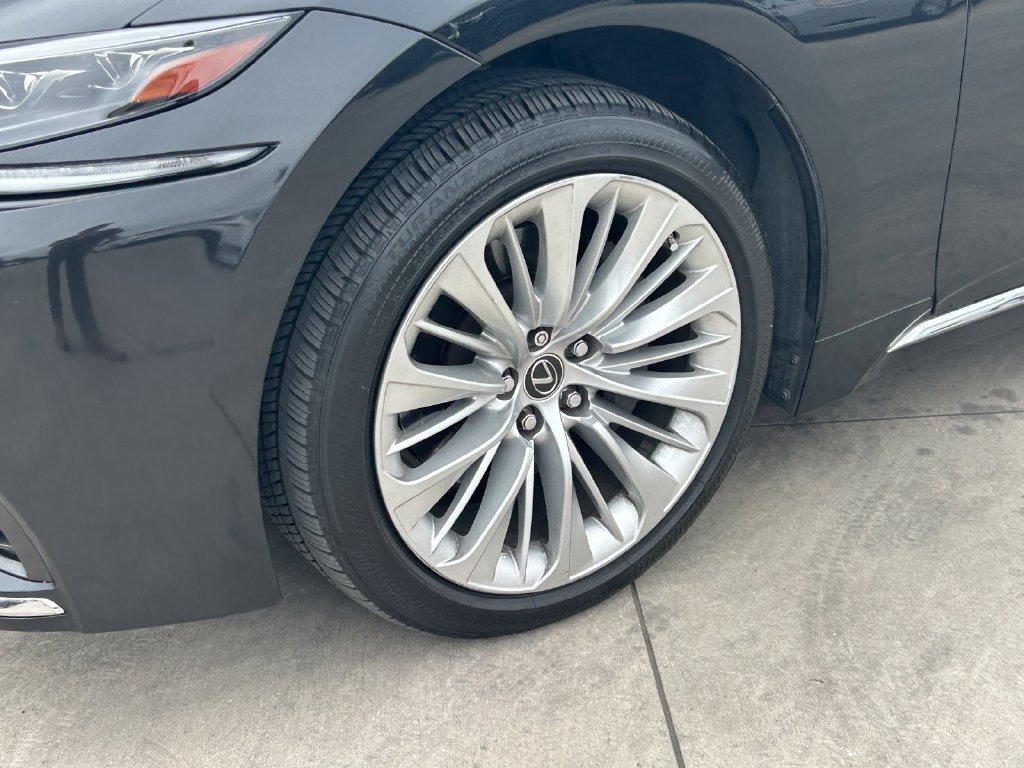 Used 2020 Lexus LS 500 w/ Interior Upgrade Package RWD image 9