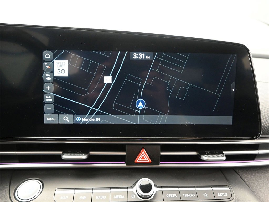 Used 2025 Hyundai Elantra SEL image 24