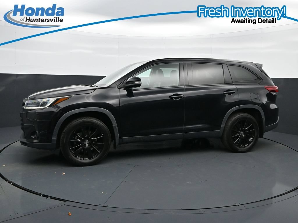 Used 2019 Toyota Highlander SE w/ Nightshade Edition AWD/4WD image 6