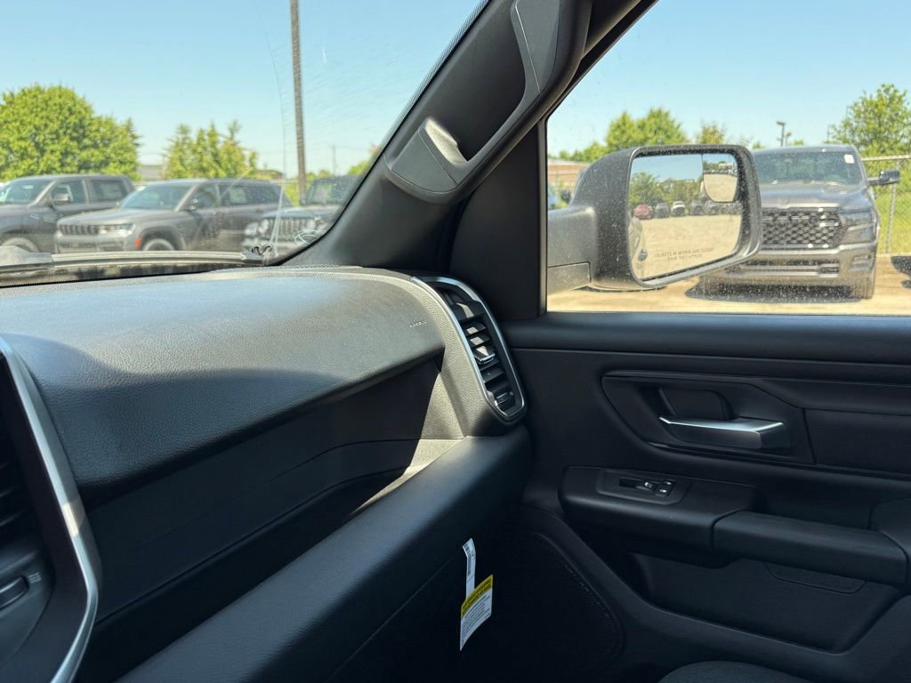 New 2026 RAM 1500 Express AWD/4WD image 23