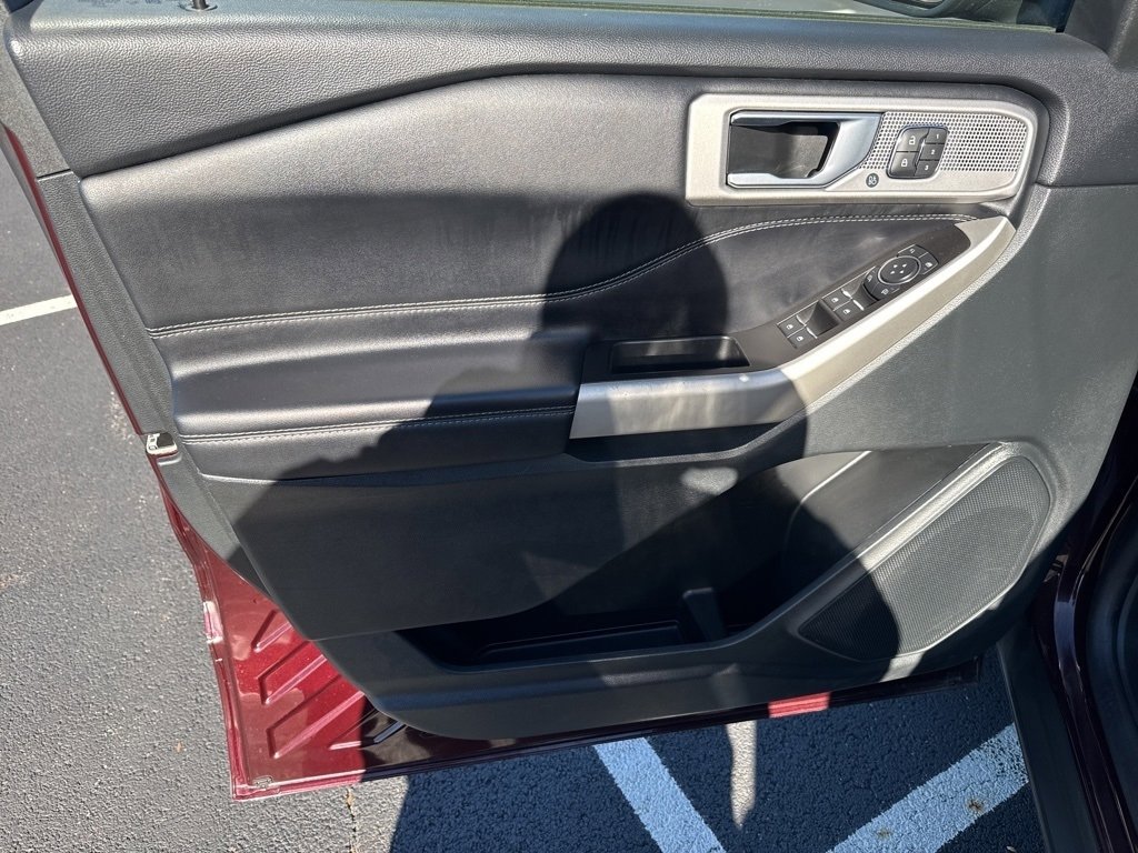 Used 2022 Ford Explorer Limited w/ Equipment Group 301A image 16