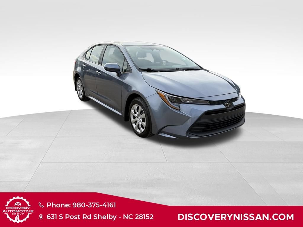 Used 2026 Toyota Corolla LE FWD image 4