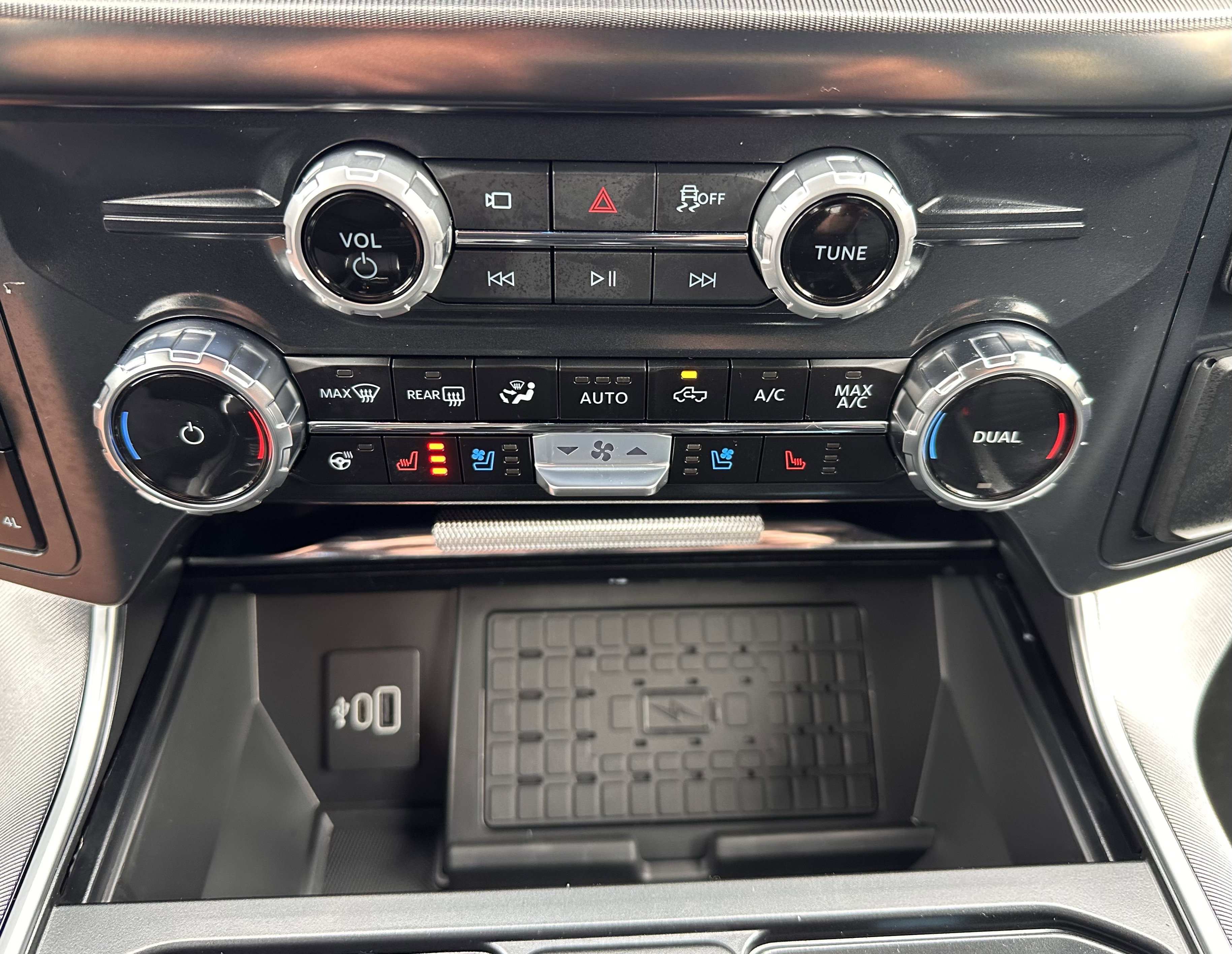 Used 2025 Ford F150 Platinum w/ Equipment Group 702A High image 29