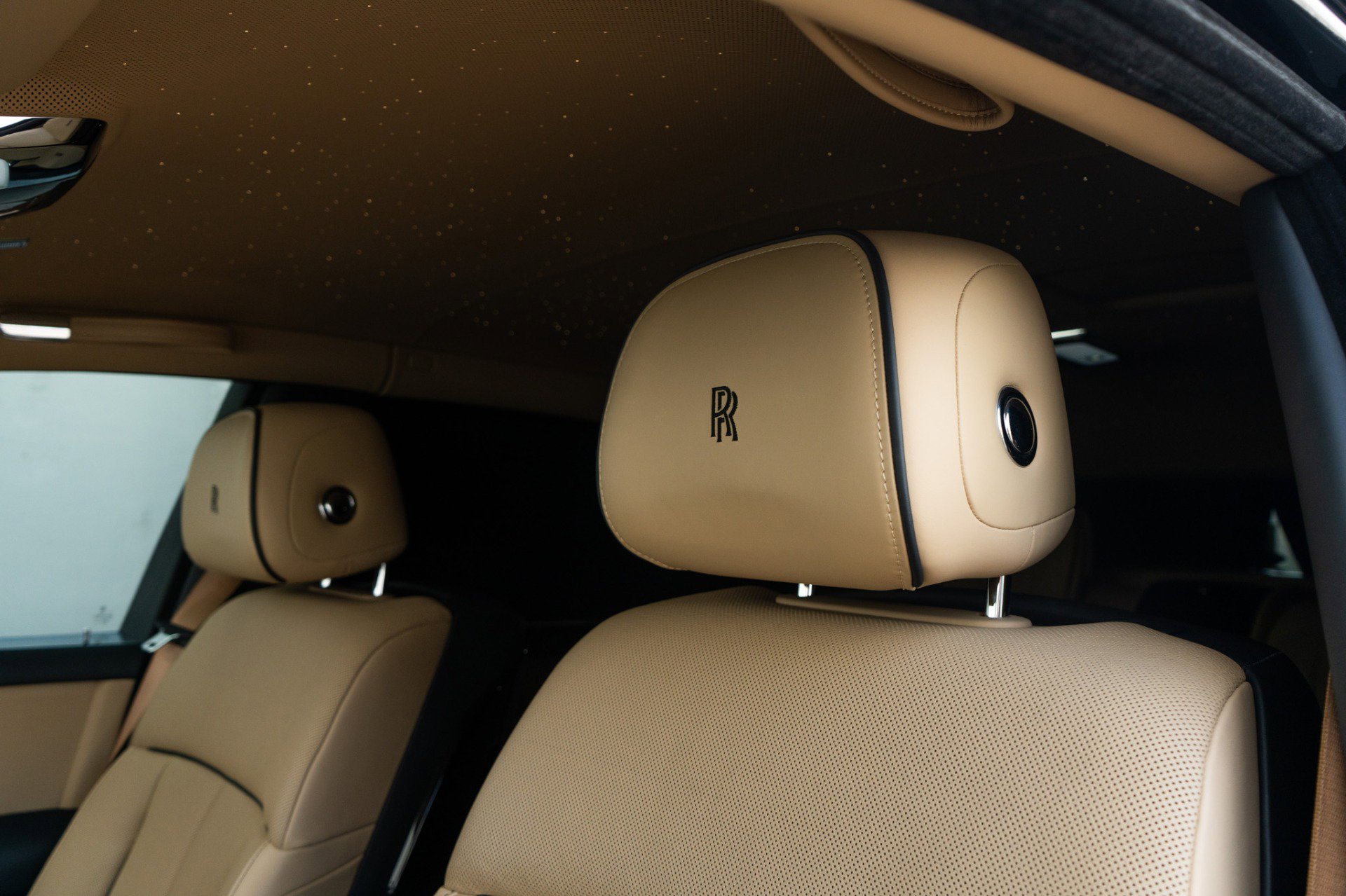 Used 2022 Rolls-Royce Phantom Extended Wheelbase image 19