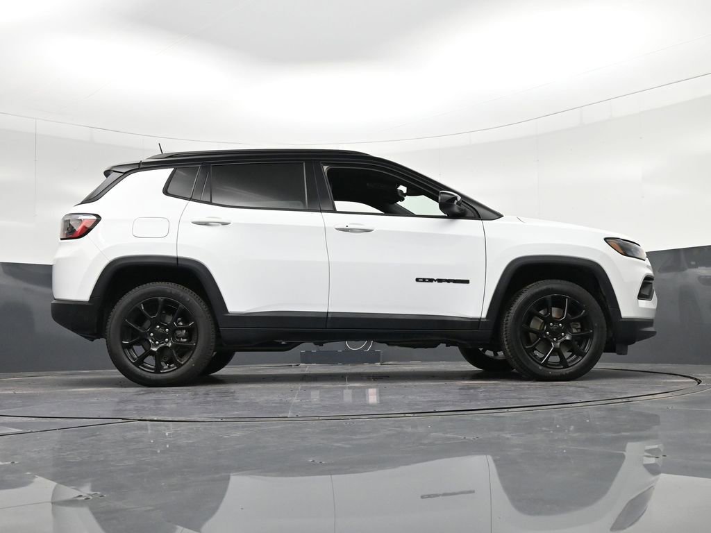 Used 2023 Jeep Compass Altitude AWD/4WD image 35
