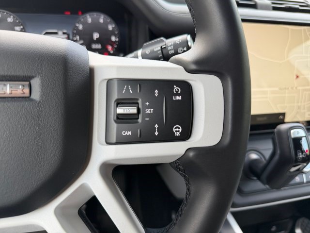 Certified 2026 Land Rover Defender 110 X-Dynamic SE AWD/4WD image 23