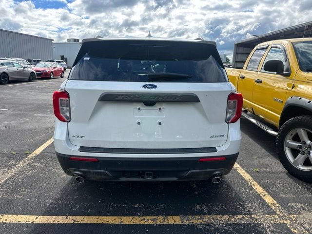 Used 2024 Ford Explorer XLT w/ XLT Sport Appearance Package AWD/4WD image 17