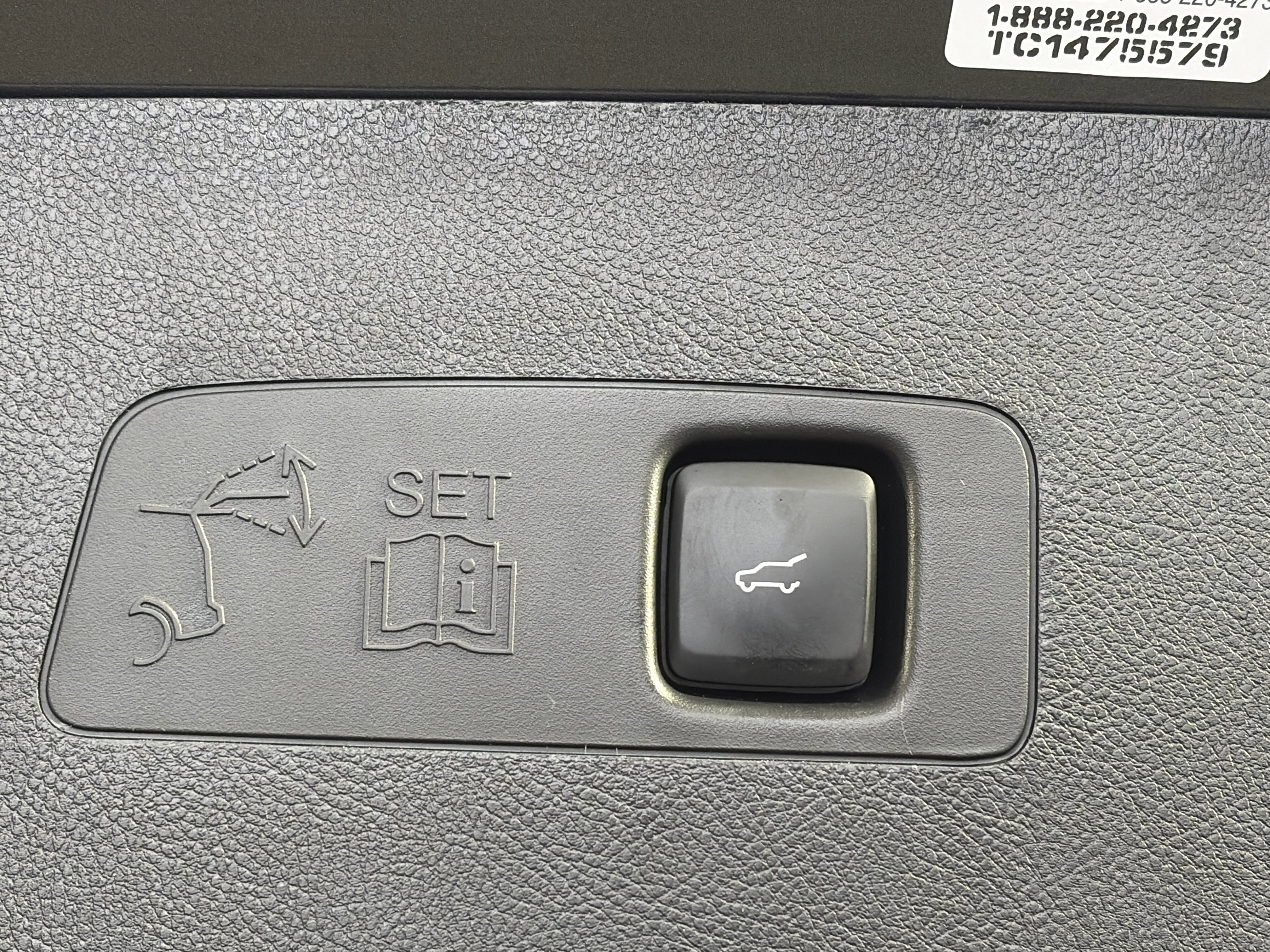 Used 2022 Lincoln Corsair Standard w/ Equipment Group 101A image 15