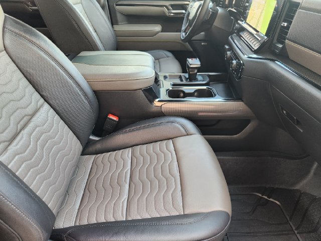 Used 2026 Chevrolet Silverado 1500 ZR2 AWD/4WD image 13