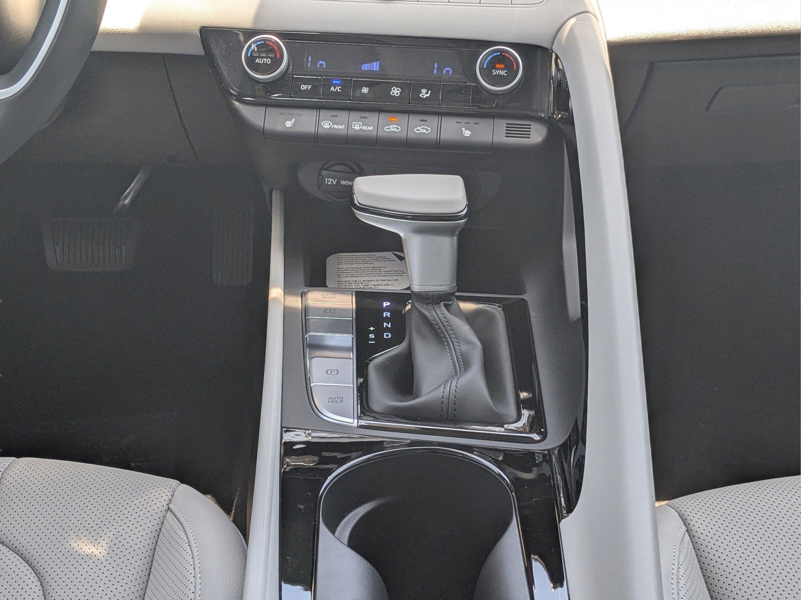 New 2026 Hyundai Elantra Limited FWD image 18