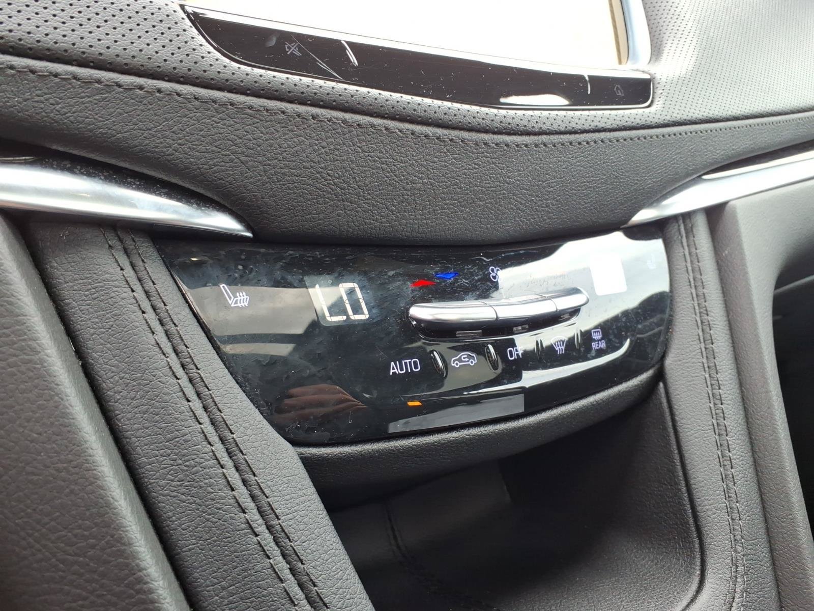 Certified 2024 Cadillac XT6 Luxury AWD/4WD image 29