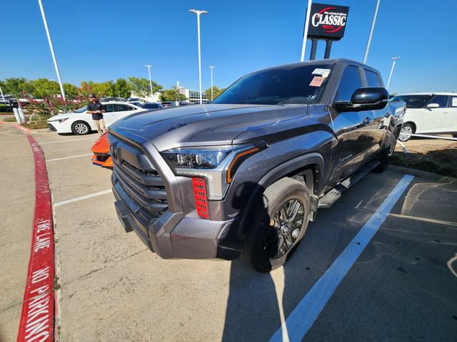 Used 2025 Toyota Tundra Limited AWD/4WD image 3