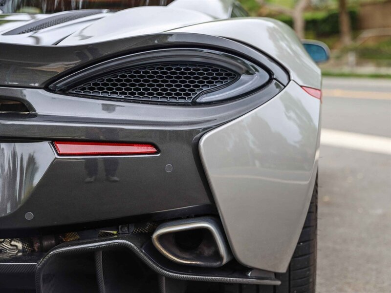 Used 2016 McLaren 570S Coupe RWD image 19