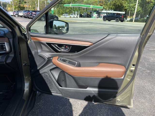 Used 2020 Subaru Outback Touring AWD/4WD image 41