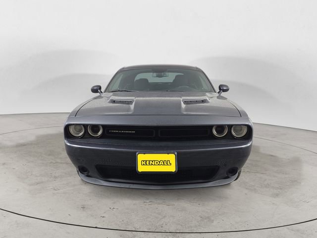 Used 2017 Dodge Challenger SXT image 8